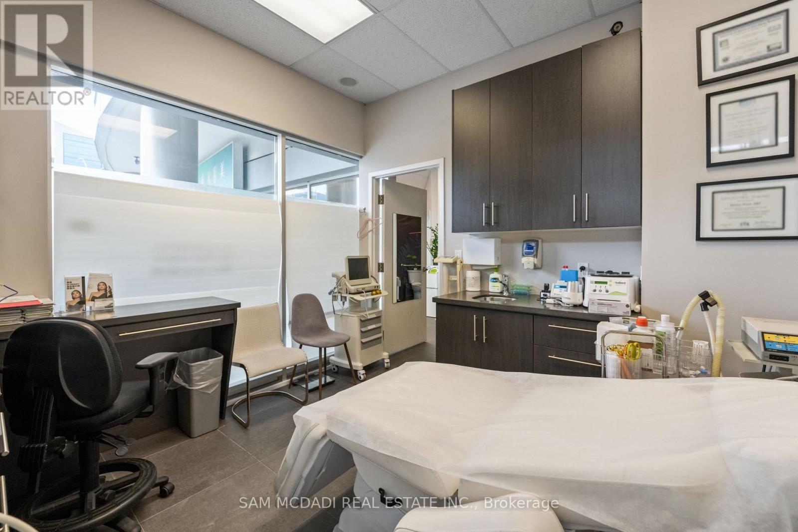A26 & A27 - 505 Highway 7 E, Markham, ON