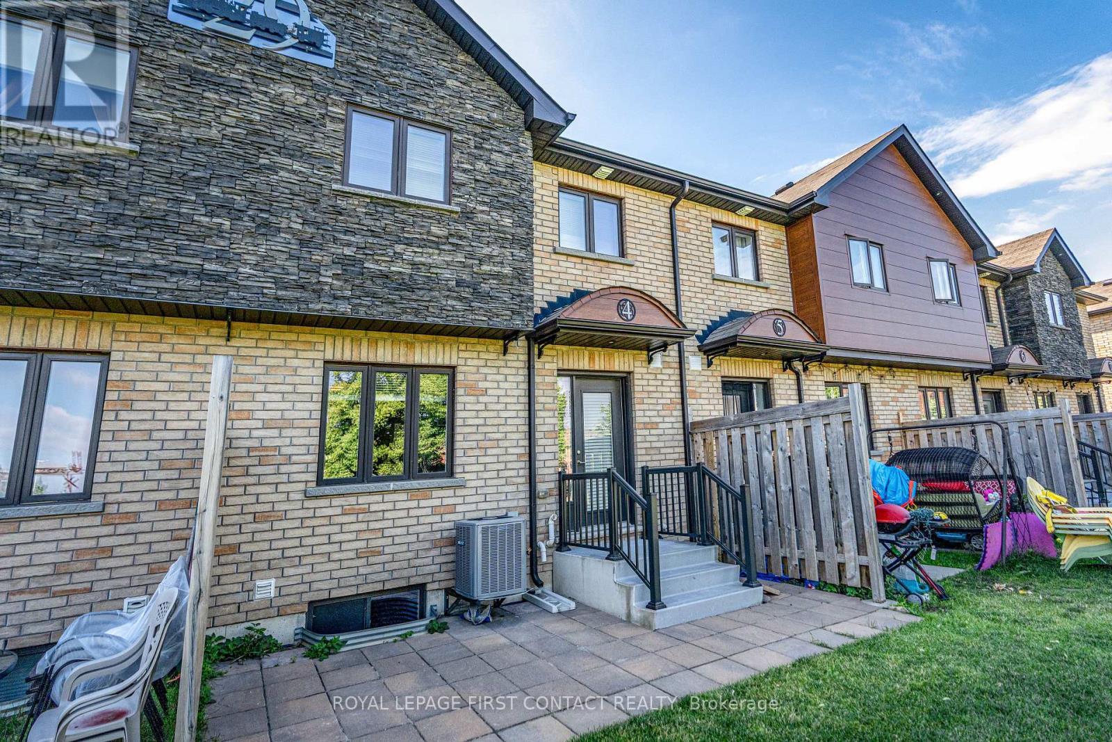 4 - 29 Madelaine Drive, Barrie, ON - Outdoor