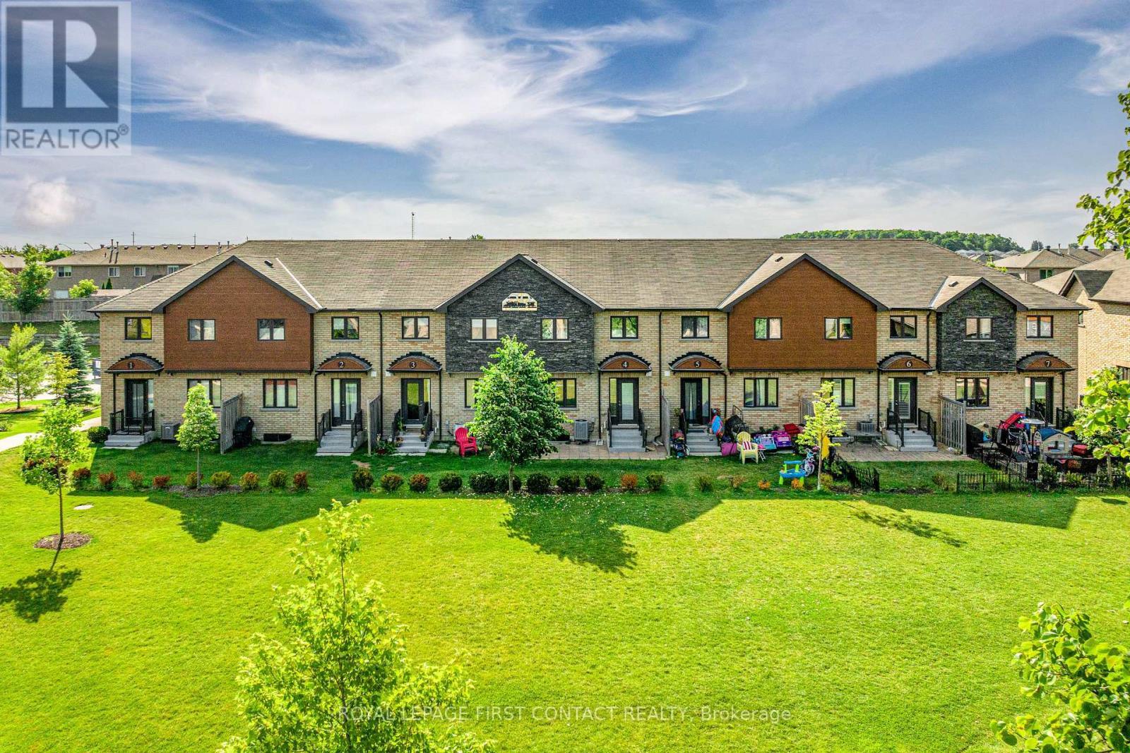 4 - 29 Madelaine Drive, Barrie, ON - Outdoor With Deck Patio Veranda With Facade