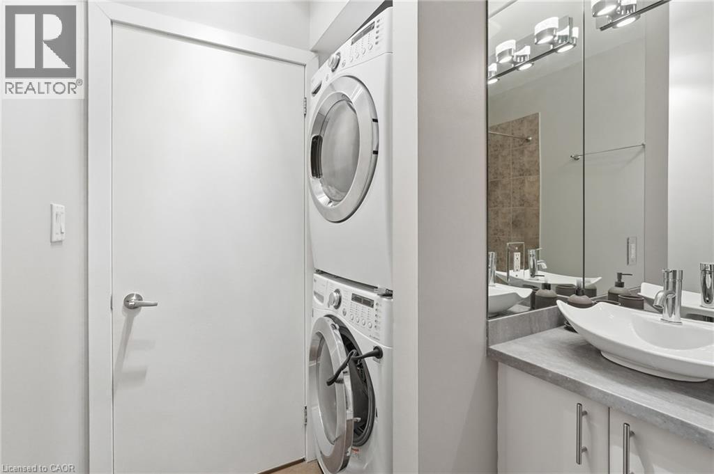 66 Bay Street S Unit# 510, Hamilton, ON - Indoor Photo Showing Laundry Room