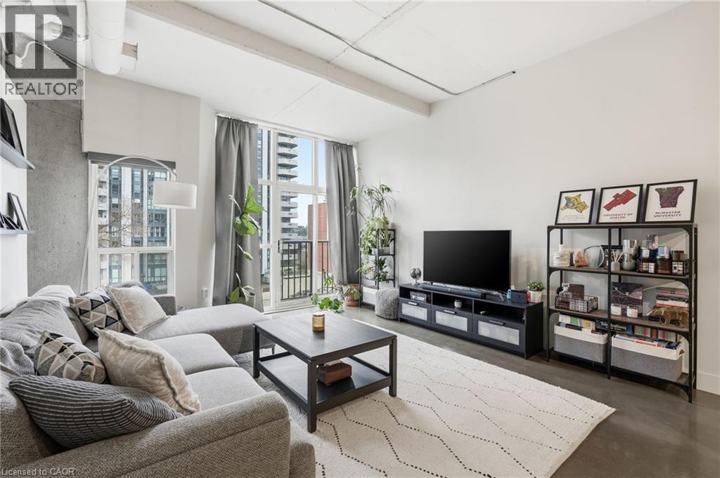 66 Bay Street S Unit# 510, Hamilton, ON - Indoor Photo Showing Living Room
