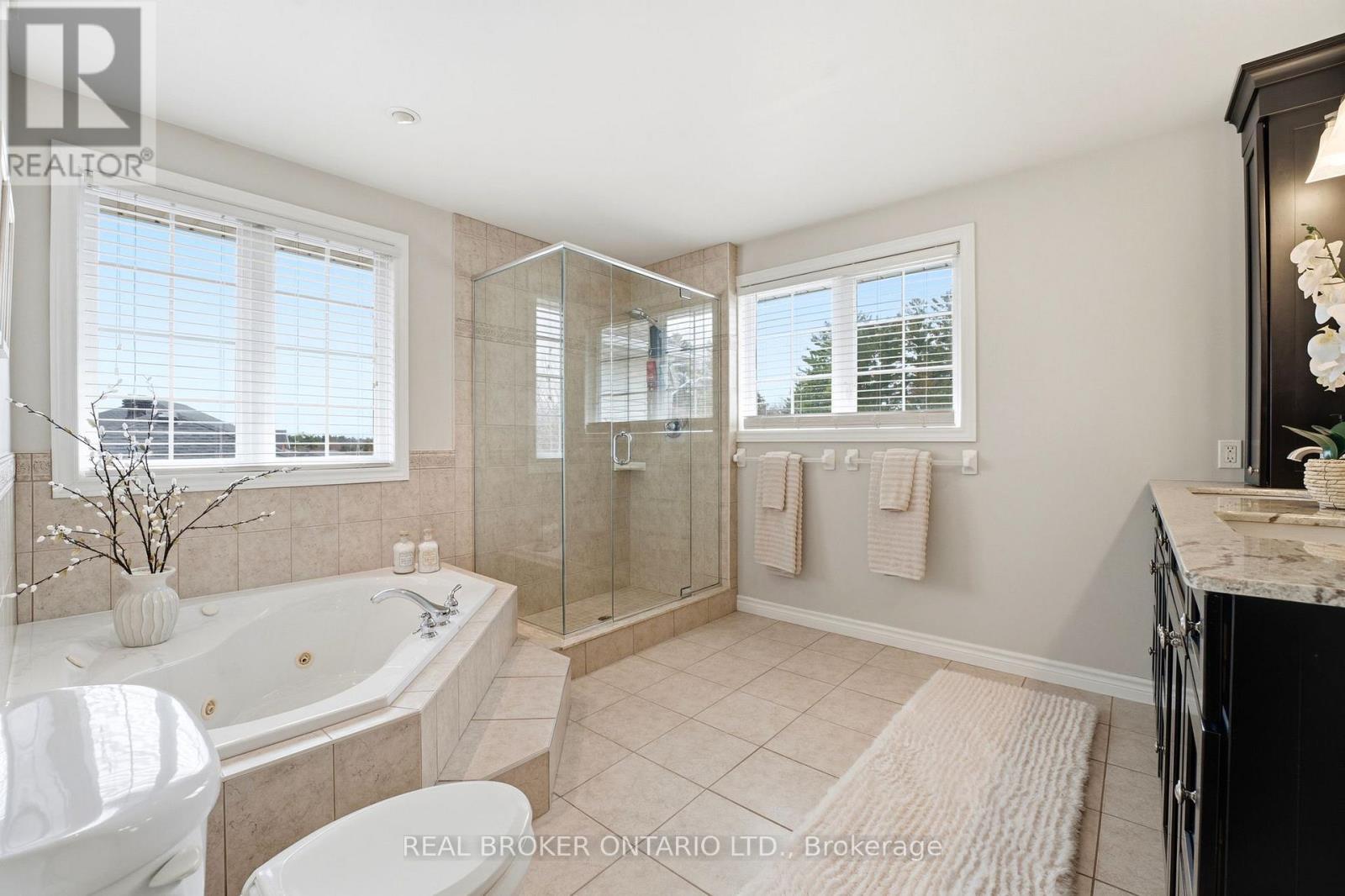 20 Cottonwood Crescent, Cambridge, ON - Indoor Photo Showing Bathroom