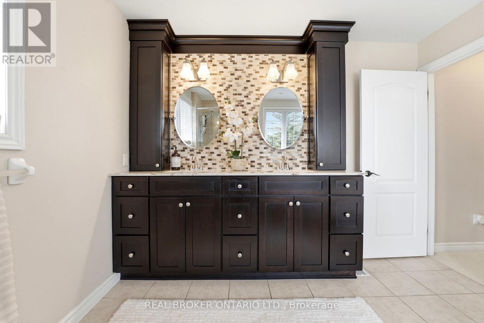 20 Cottonwood Crescent, Cambridge, ON - Indoor Photo Showing Other Room