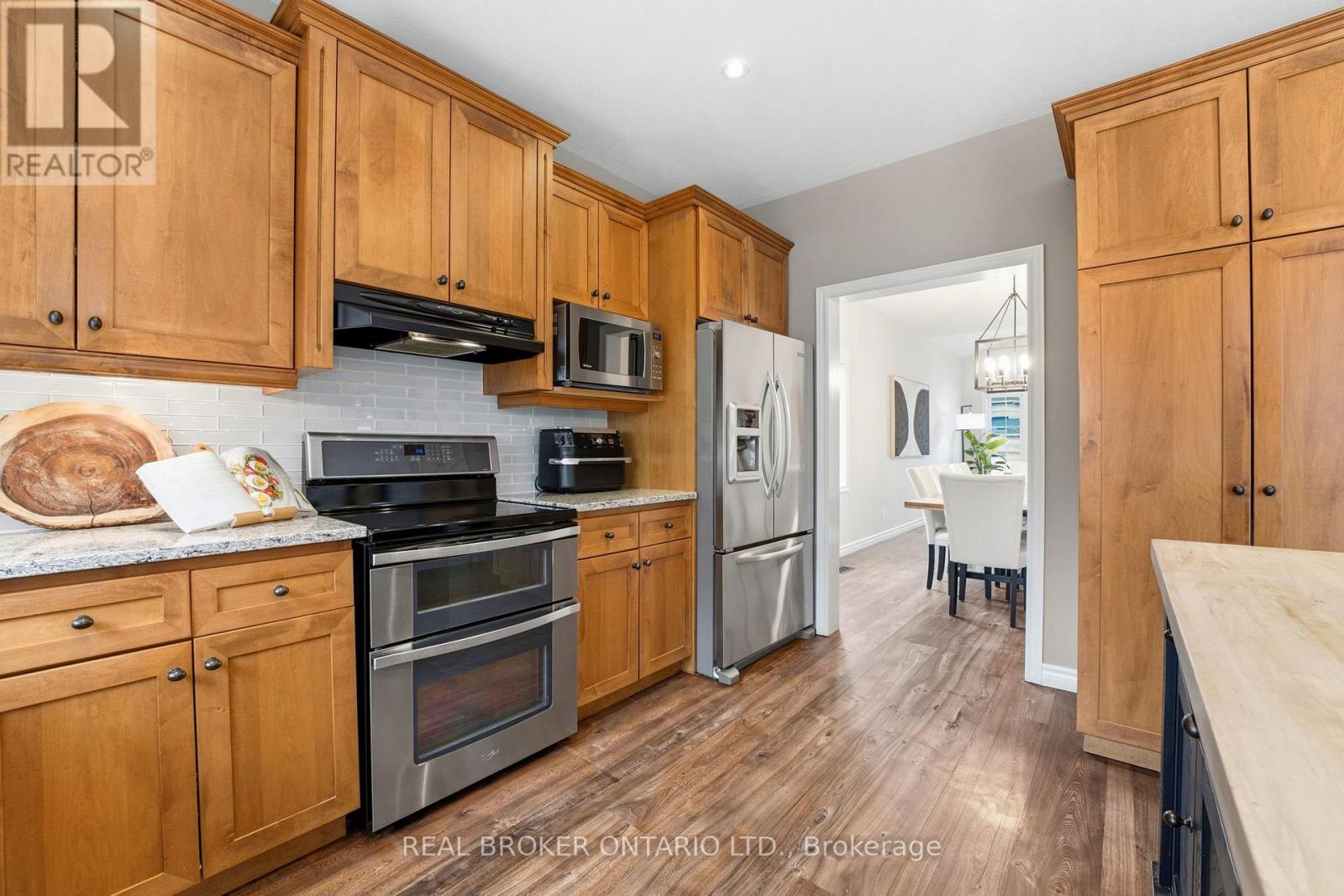 20 Cottonwood Crescent, Cambridge, ON - Indoor Photo Showing Kitchen