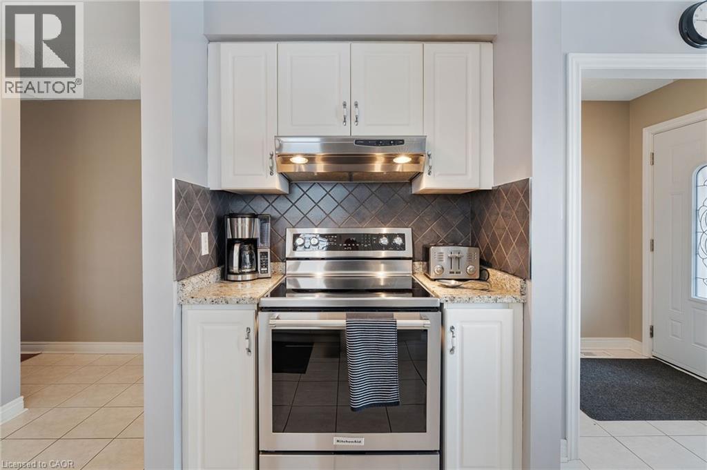 51 Redtail Crescent, Hamilton, ON - Indoor Photo Showing Kitchen