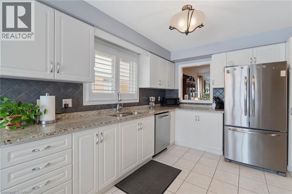 51 Redtail Crescent, Hamilton, ON - Indoor Photo Showing Kitchen With Double Sink