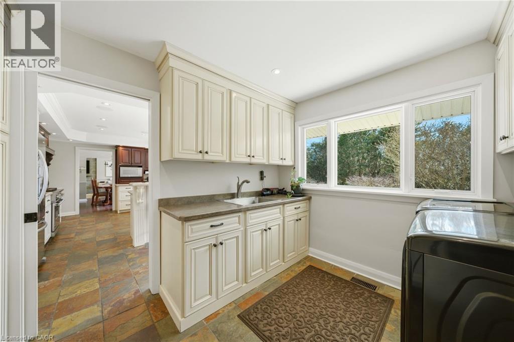 6 Summit Circle, Simcoe, ON - Indoor Photo Showing Laundry Room