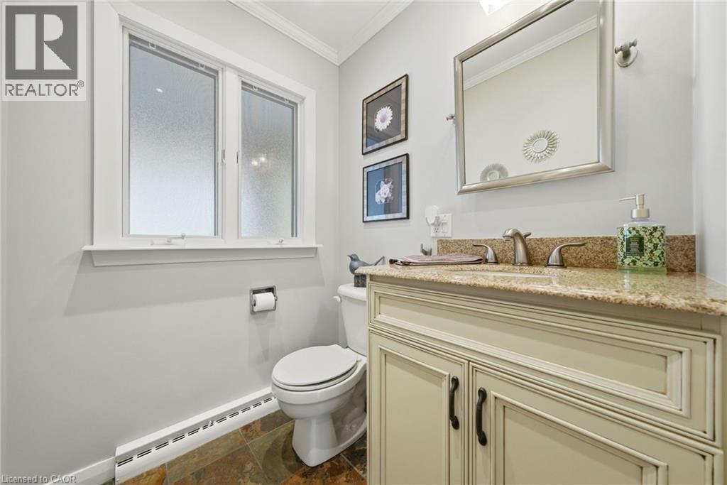 6 Summit Circle, Simcoe, ON - Indoor Photo Showing Bathroom