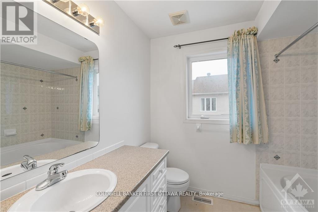 157 Annapolis Circle, Ottawa, ON - Indoor Photo Showing Bathroom