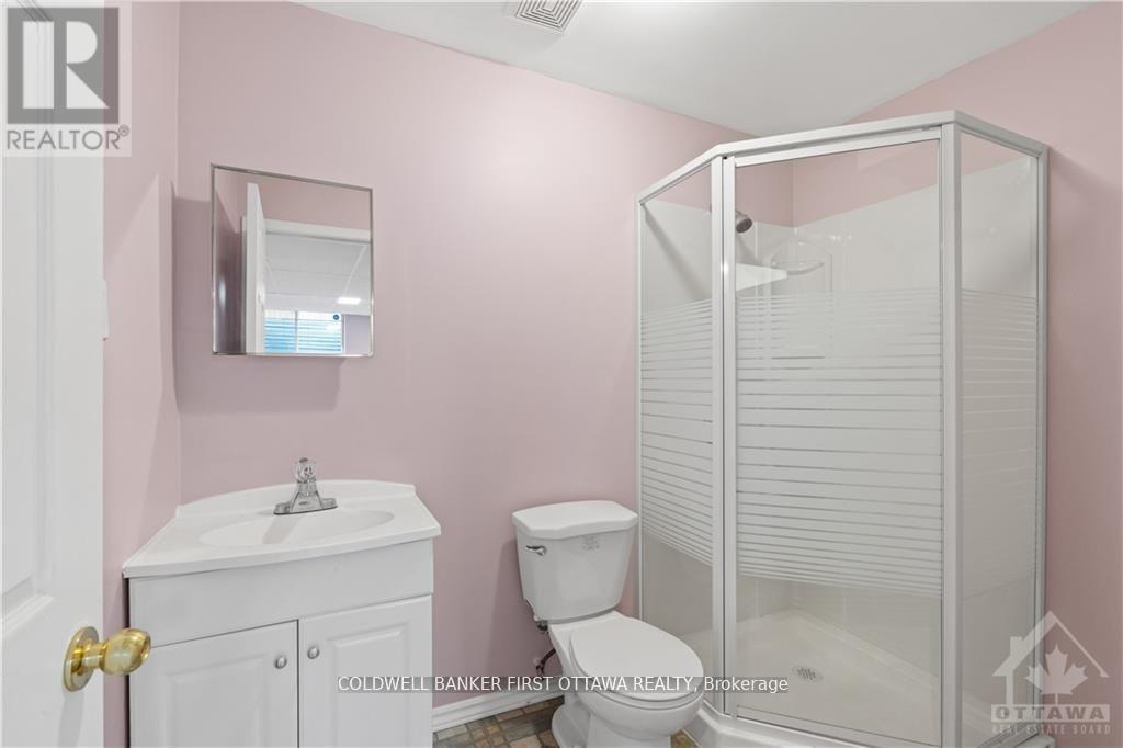 157 Annapolis Circle, Ottawa, ON - Indoor Photo Showing Bathroom