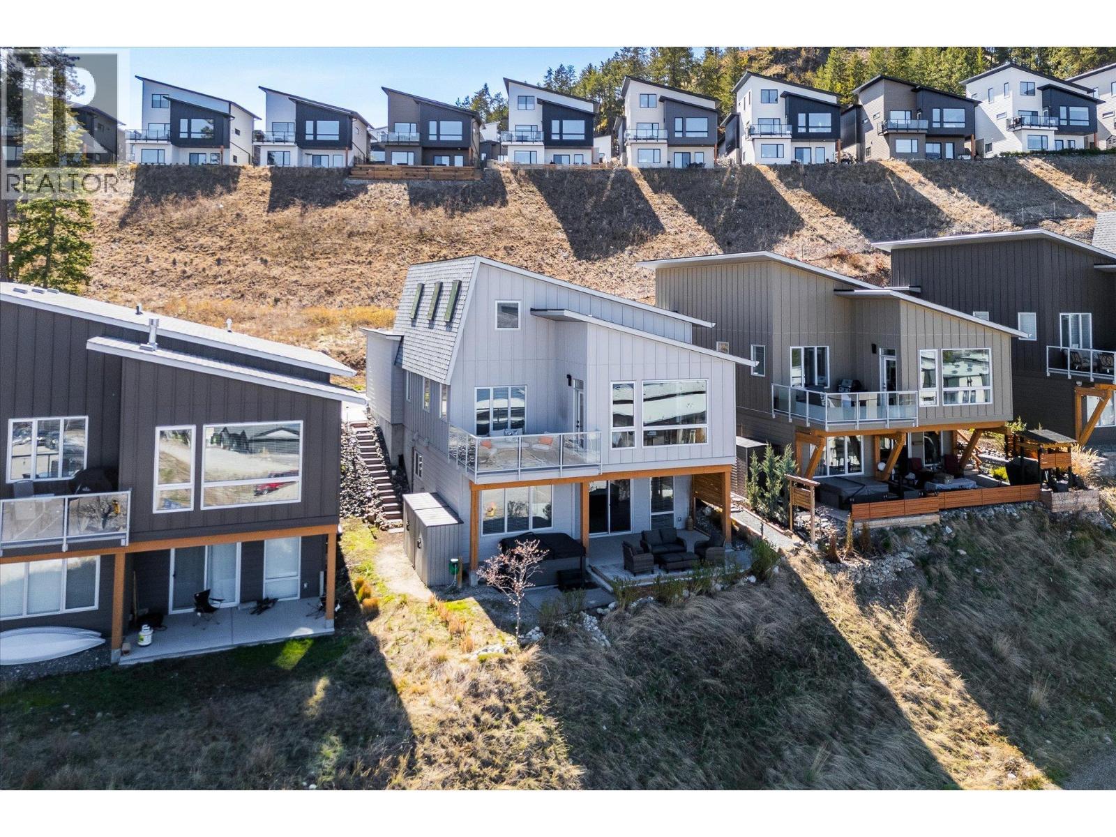 1860 Blue Bunch Court, Kelowna, BC - Outdoor With Deck Patio Veranda