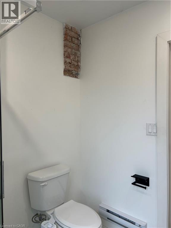 13 Hess Street, Hamilton, ON - Indoor Photo Showing Bathroom