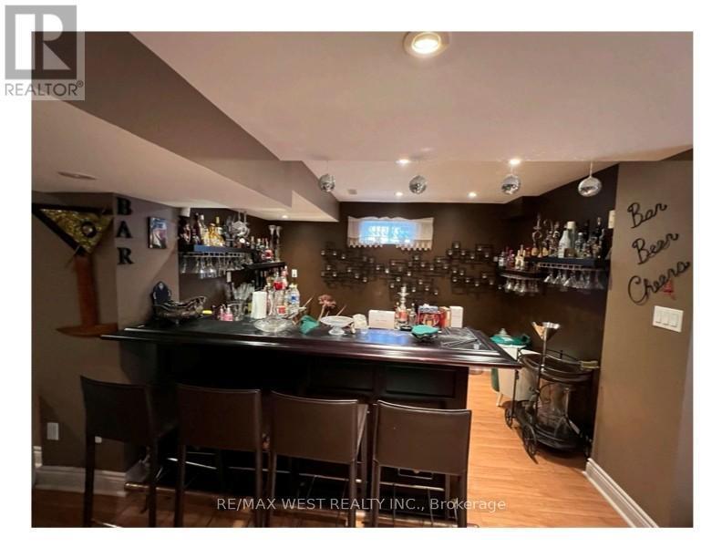 64 Kingmount Crescent, Richmond Hill, ON - Indoor Photo Showing Other Room