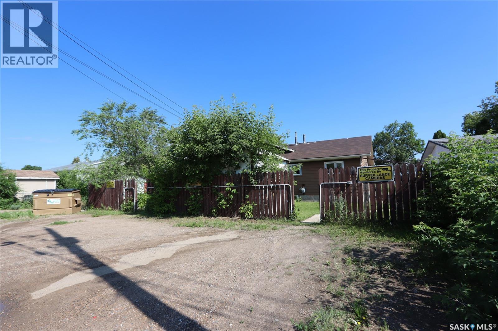 835 7Th Street E, Prince Albert, SK - Outdoor
