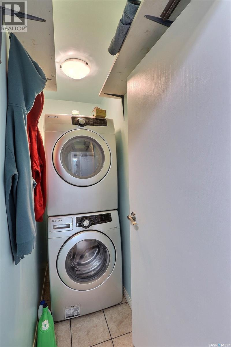 835 7Th Street E, Prince Albert, SK - Indoor Photo Showing Laundry Room