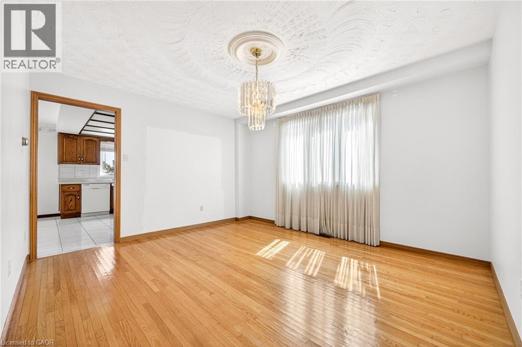 27 Trieste Place, Hamilton, ON - Indoor Photo Showing Other Room