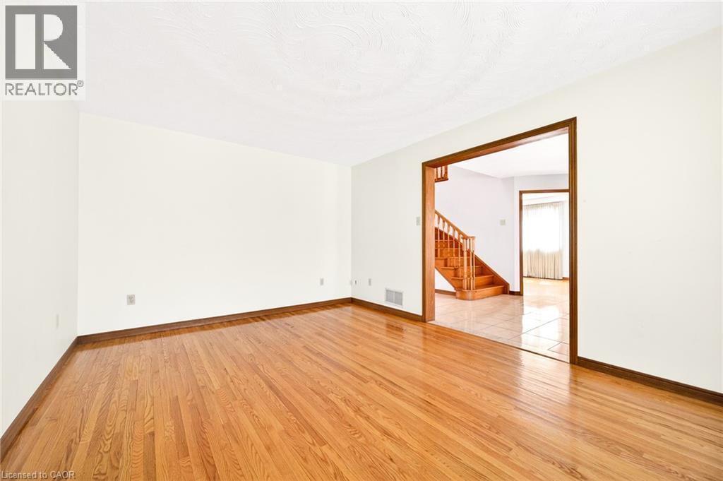 27 Trieste Place, Hamilton, ON - Indoor Photo Showing Other Room