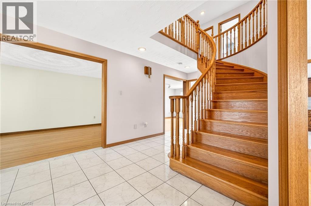 27 Trieste Place, Hamilton, ON - Indoor Photo Showing Other Room