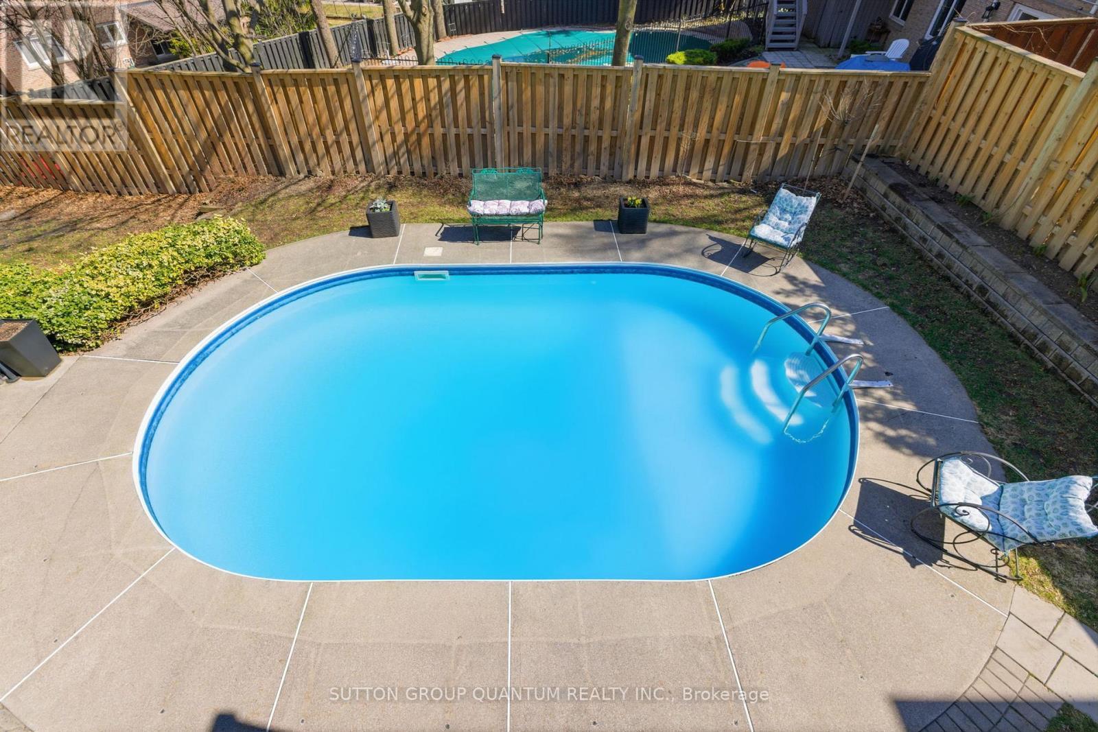 2509 King Forrest Drive, Mississauga, ON - Outdoor With In Ground Pool
