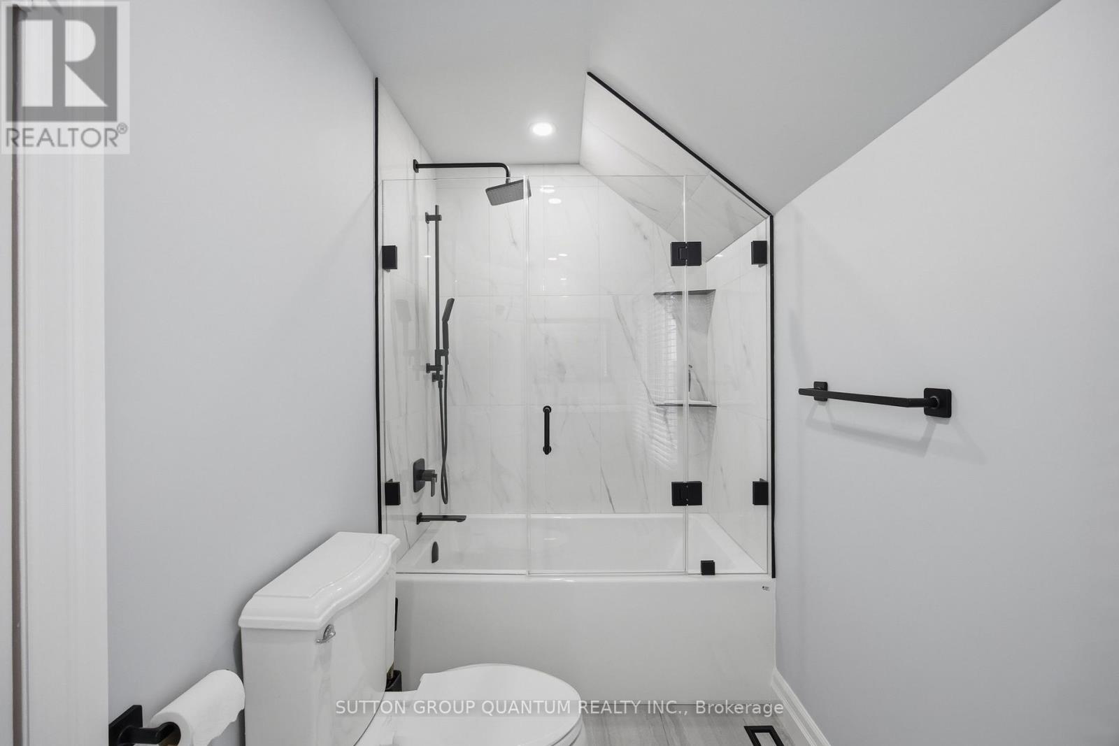 2509 King Forrest Drive, Mississauga, ON - Indoor Photo Showing Bathroom