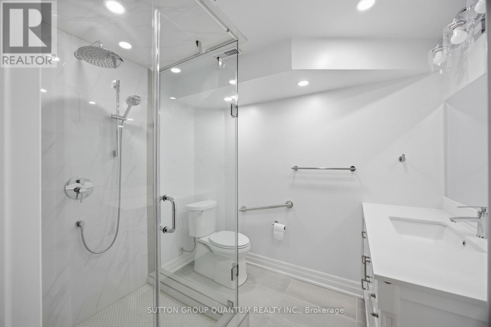 2509 King Forrest Drive, Mississauga, ON - Indoor Photo Showing Bathroom