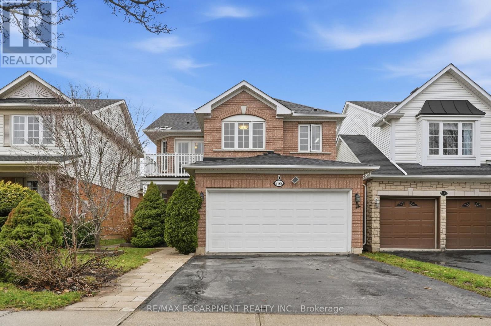 5189 Blue Spruce Avenue, Burlington, ON - Outdoor With Facade