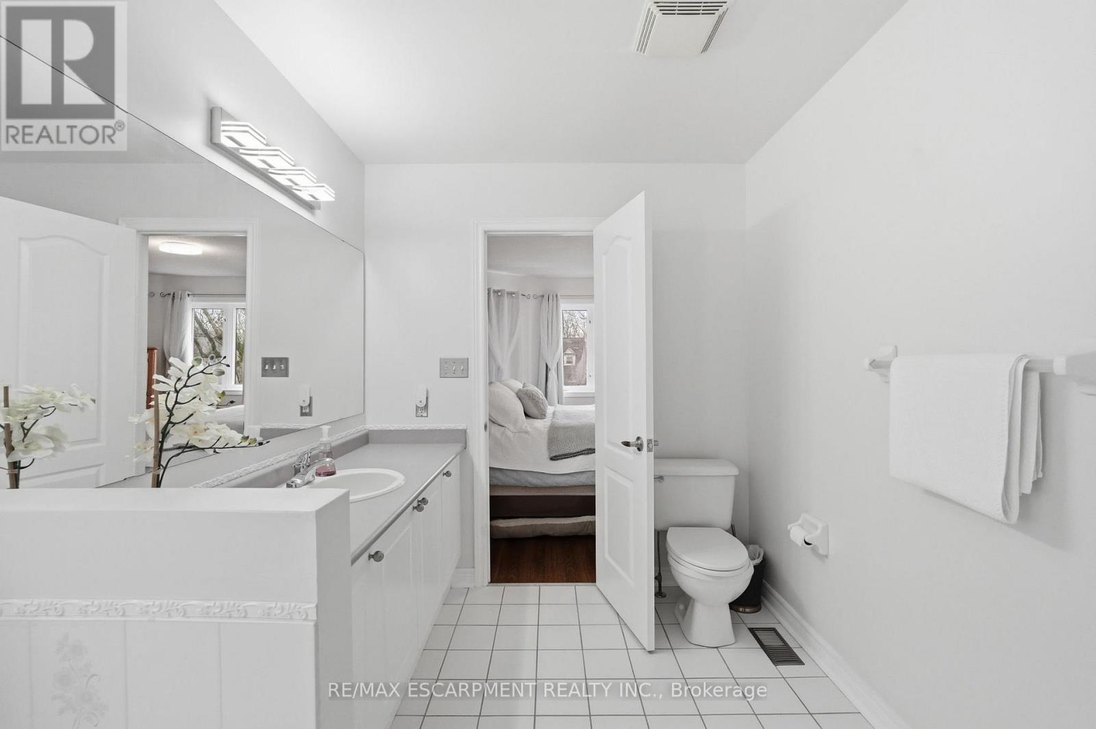 5189 Blue Spruce Avenue, Burlington, ON - Indoor Photo Showing Bathroom