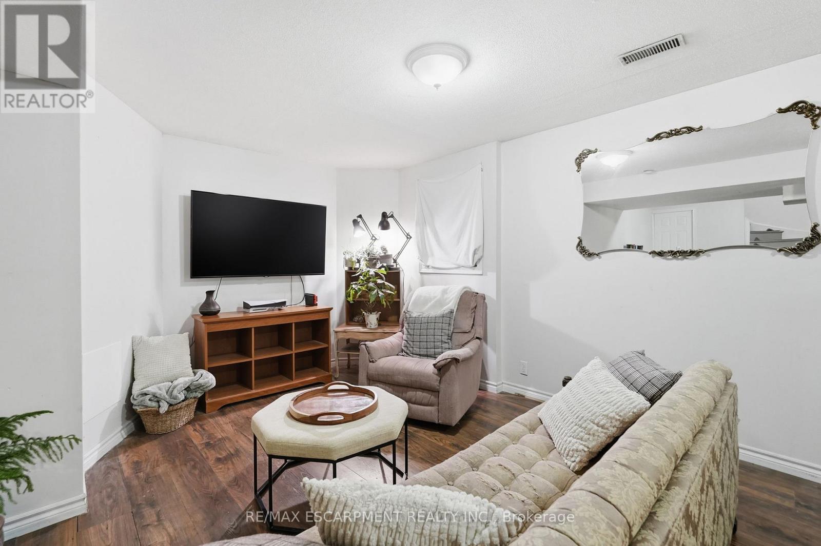 5189 Blue Spruce Avenue, Burlington, ON - Indoor Photo Showing Living Room