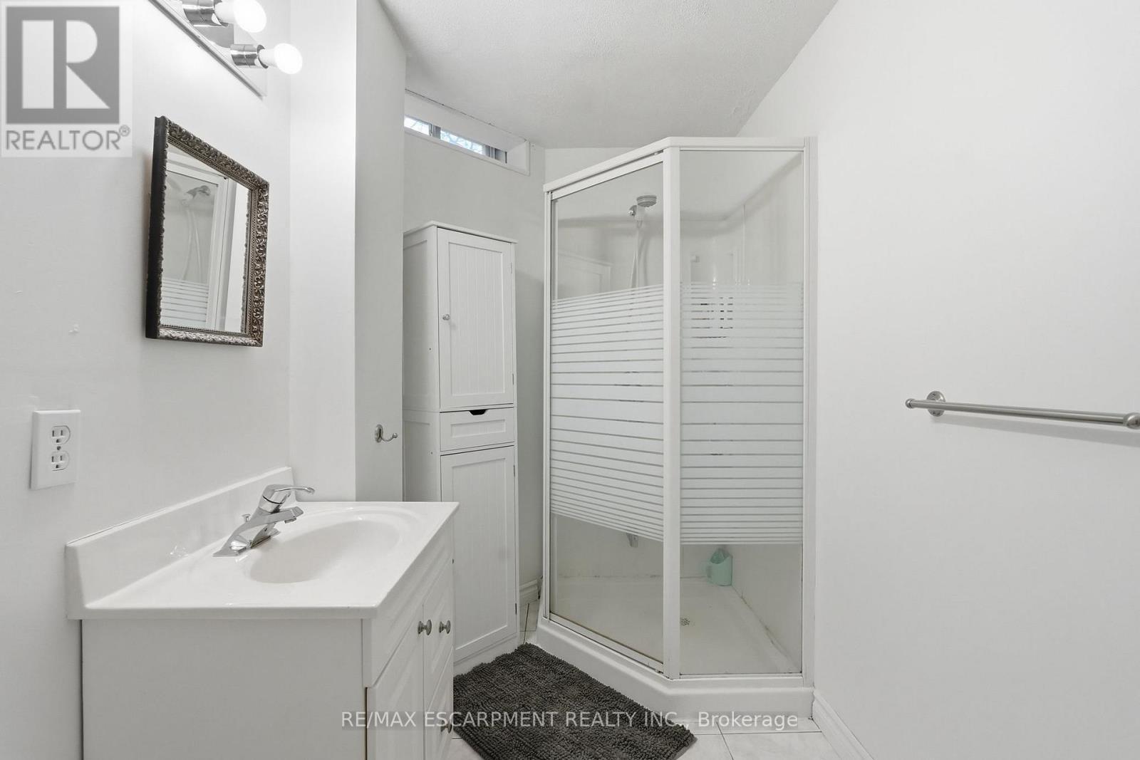 5189 Blue Spruce Avenue, Burlington, ON - Indoor Photo Showing Bathroom