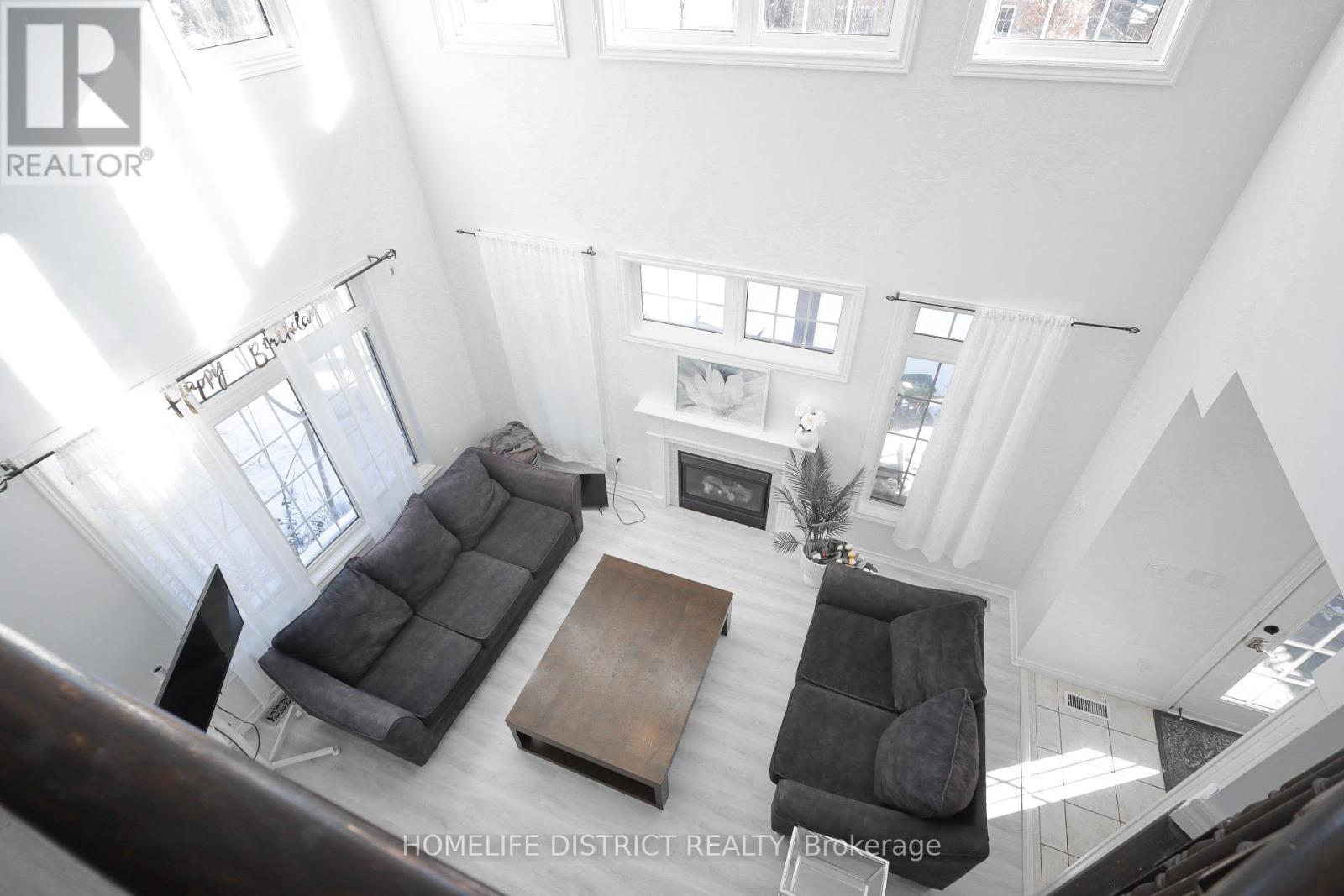 847 Greenleaf Gate, Oshawa, ON - Indoor With Fireplace