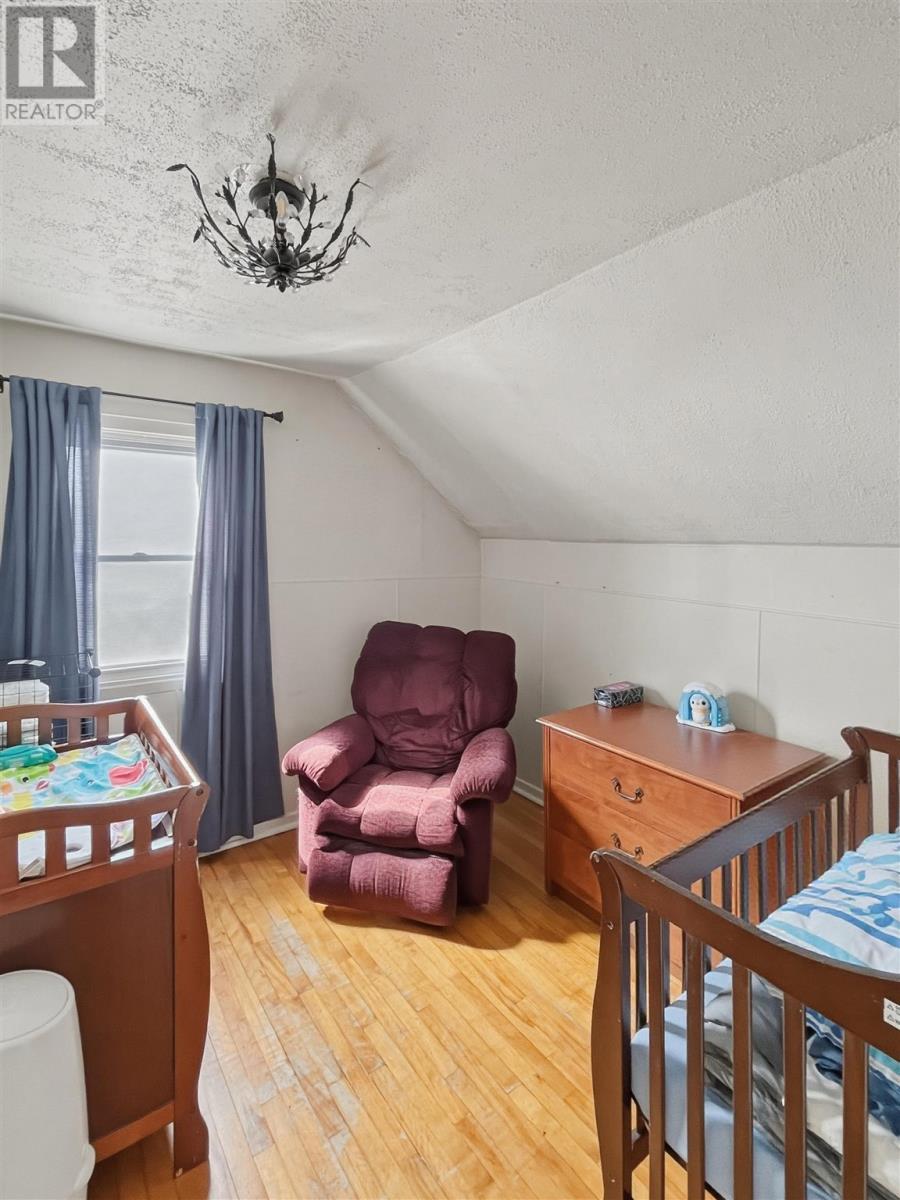 86 Pardee Ave, Sault Ste Marie, ON - Indoor