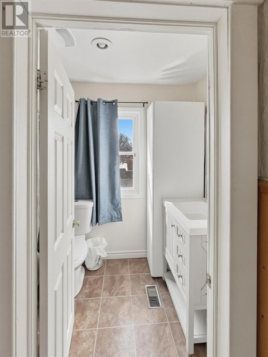 86 Pardee Ave, Sault Ste Marie, ON - Indoor