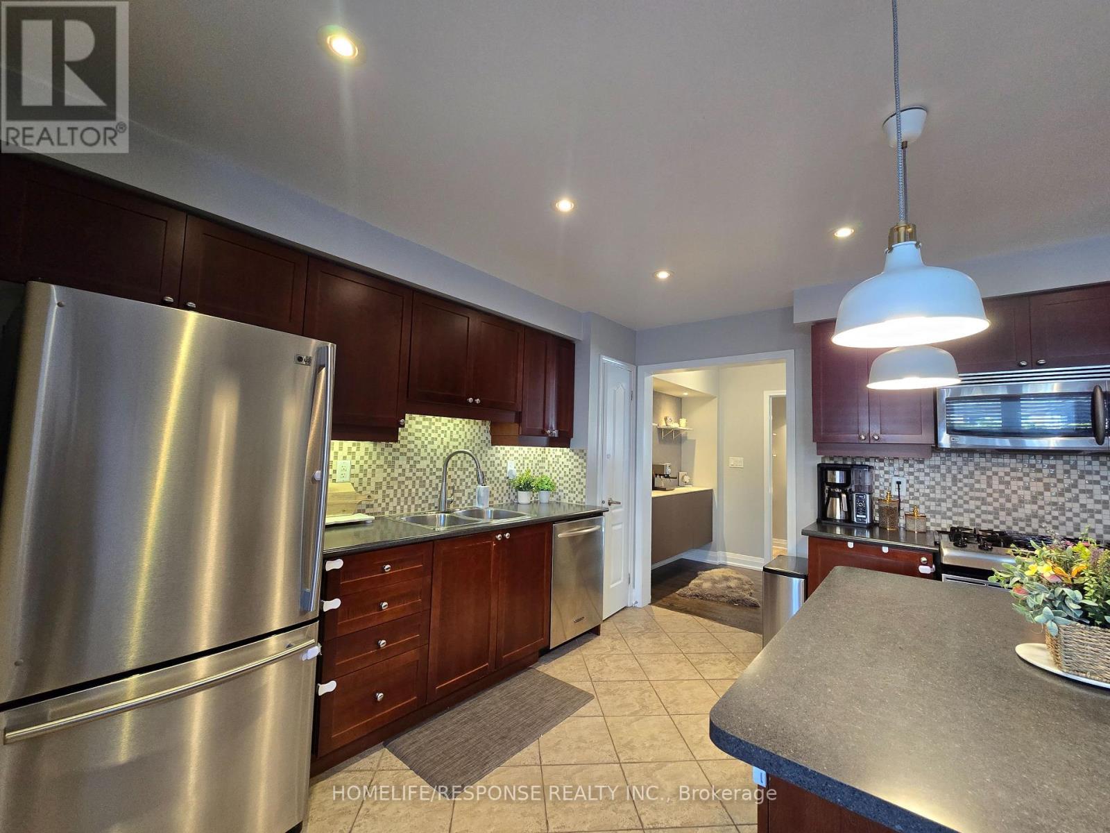 635 Scott Boulevard, Milton, ON - Indoor Photo Showing Kitchen