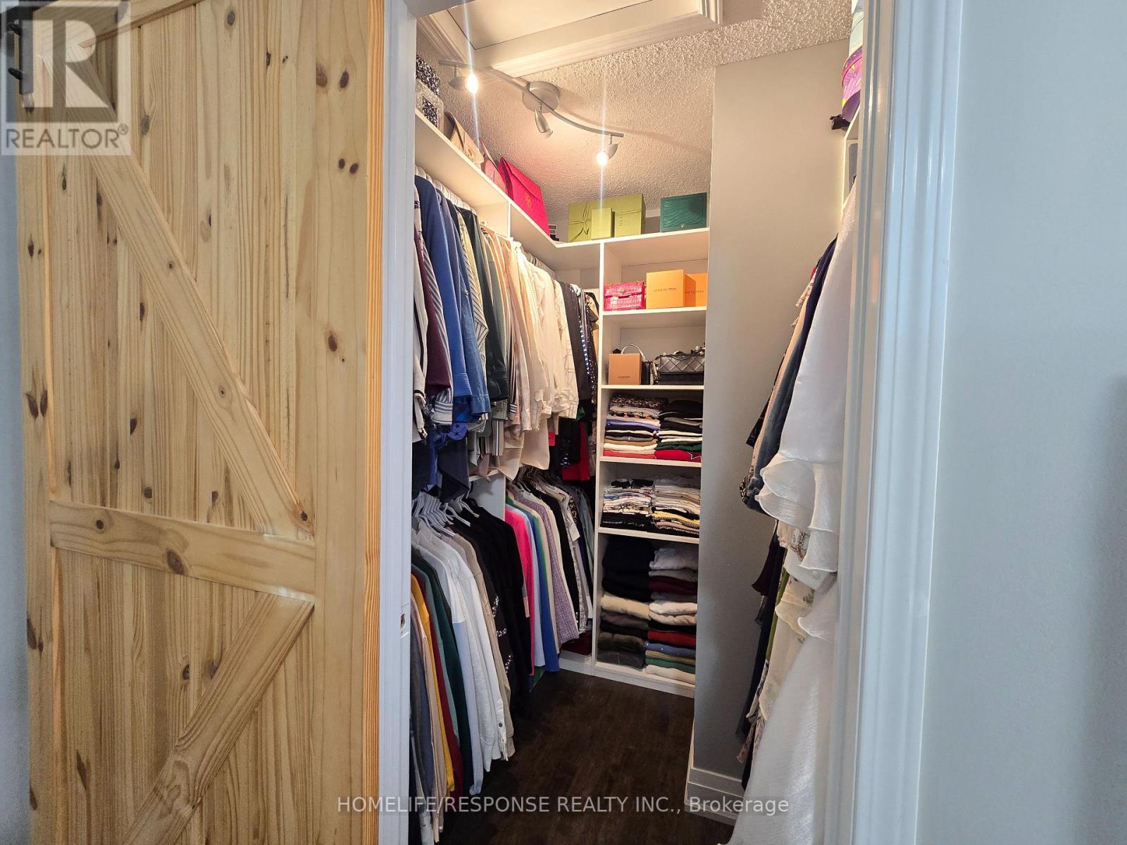 635 Scott Boulevard, Milton, ON - Indoor With Storage