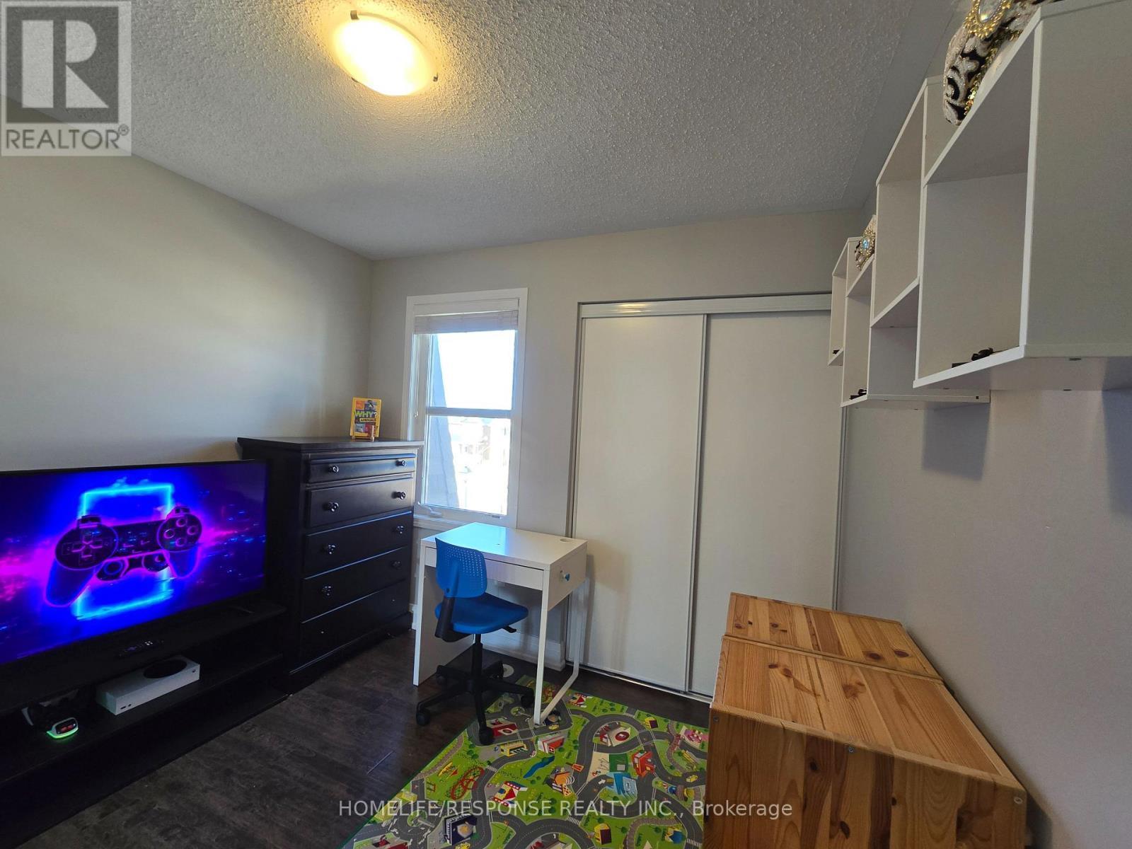 635 Scott Boulevard, Milton, ON - Indoor