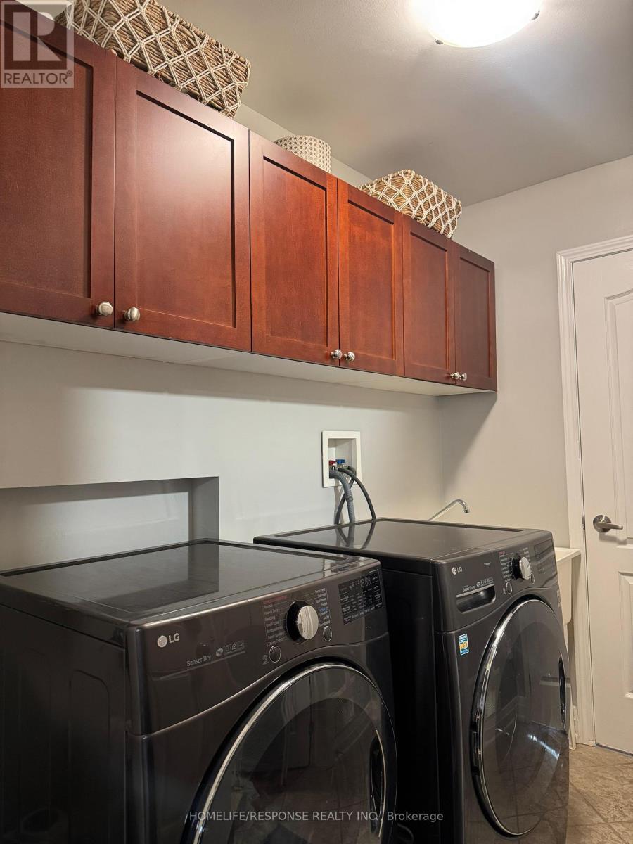 635 Scott Boulevard, Milton, ON - Indoor Photo Showing Laundry Room