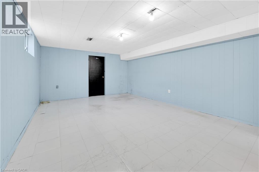 112 Purdy Crescent, Hamilton, ON - Indoor Photo Showing Other Room