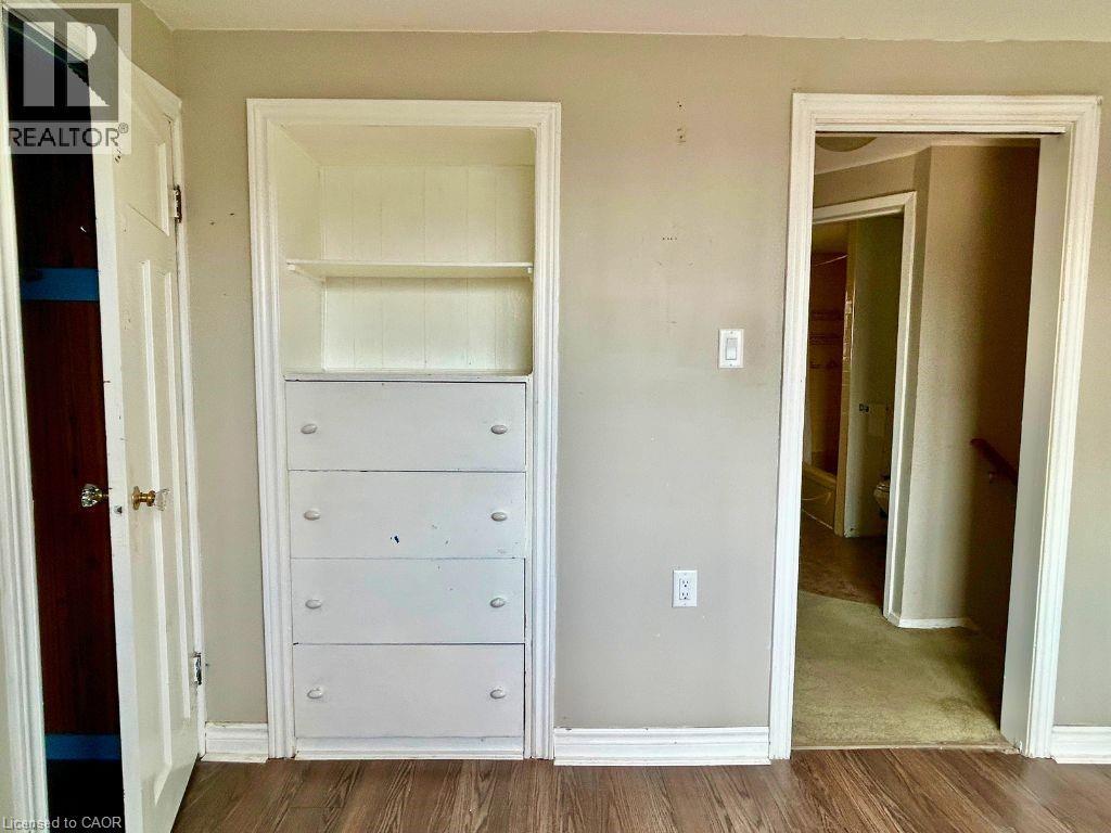 153 Cameron Avenue N, Hamilton, ON - Indoor Photo Showing Other Room