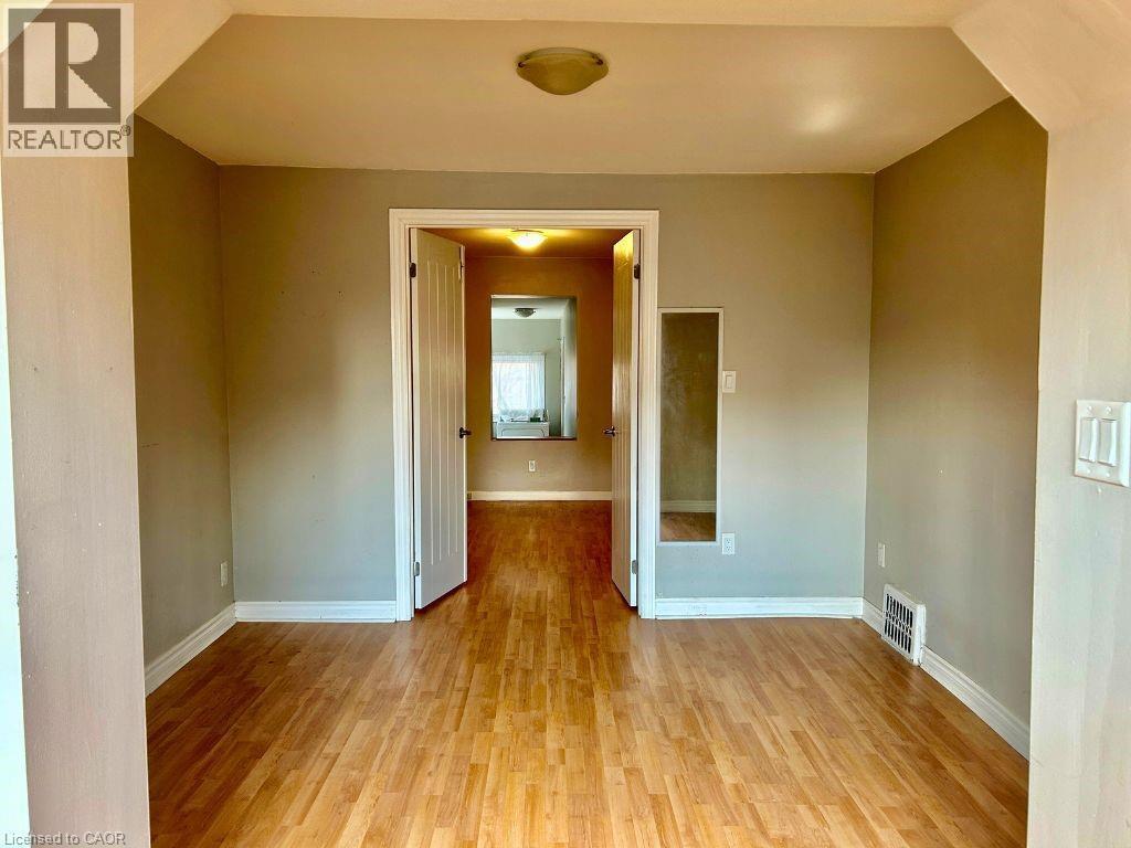 153 Cameron Avenue N, Hamilton, ON - Indoor Photo Showing Other Room