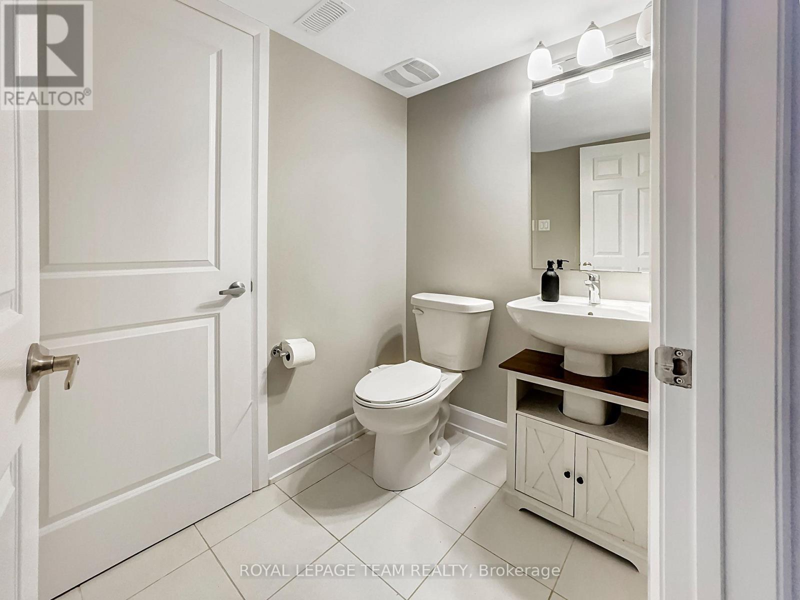 36 Affinity Private, Ottawa, ON - Indoor Photo Showing Bathroom