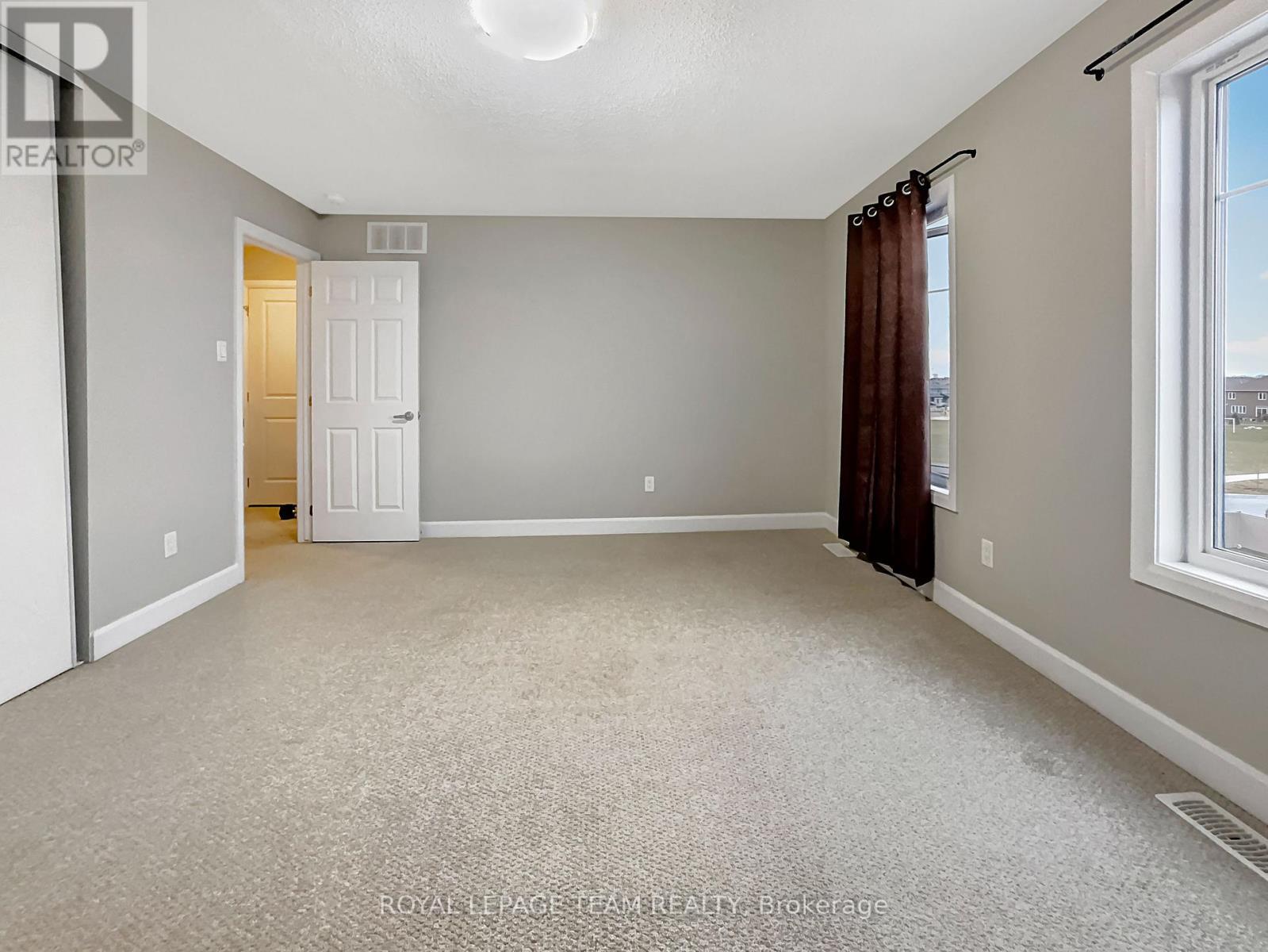 36 Affinity Private, Ottawa, ON - Indoor Photo Showing Other Room