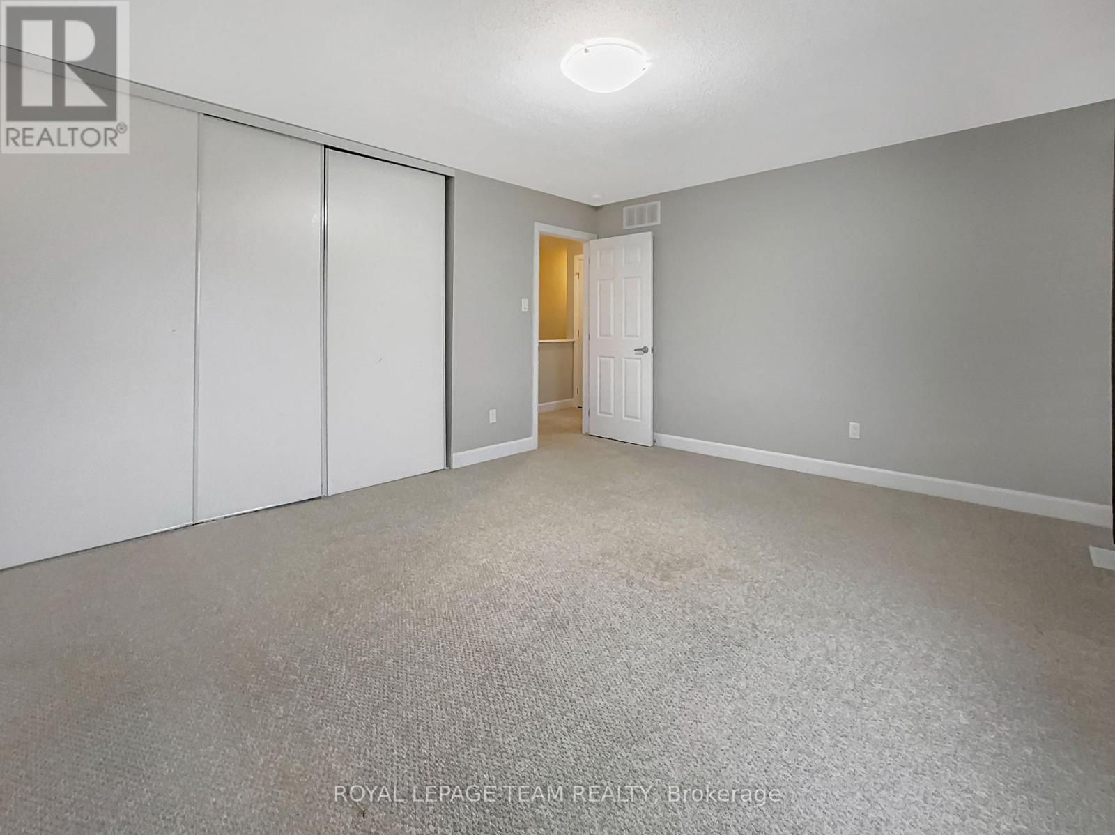 36 Affinity Private, Ottawa, ON - Indoor Photo Showing Other Room