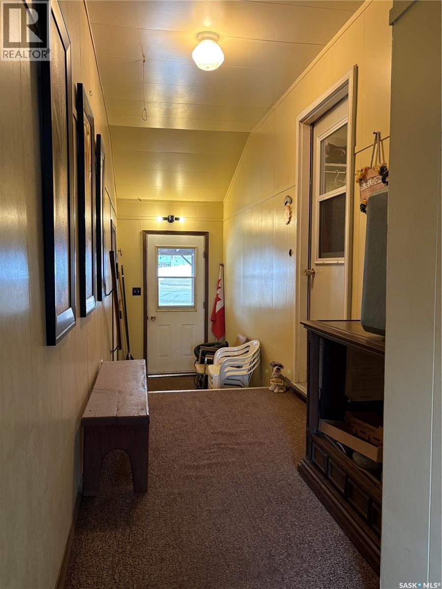 109 Road Avenue, Langenburg, SK - Indoor Photo Showing Other Room
