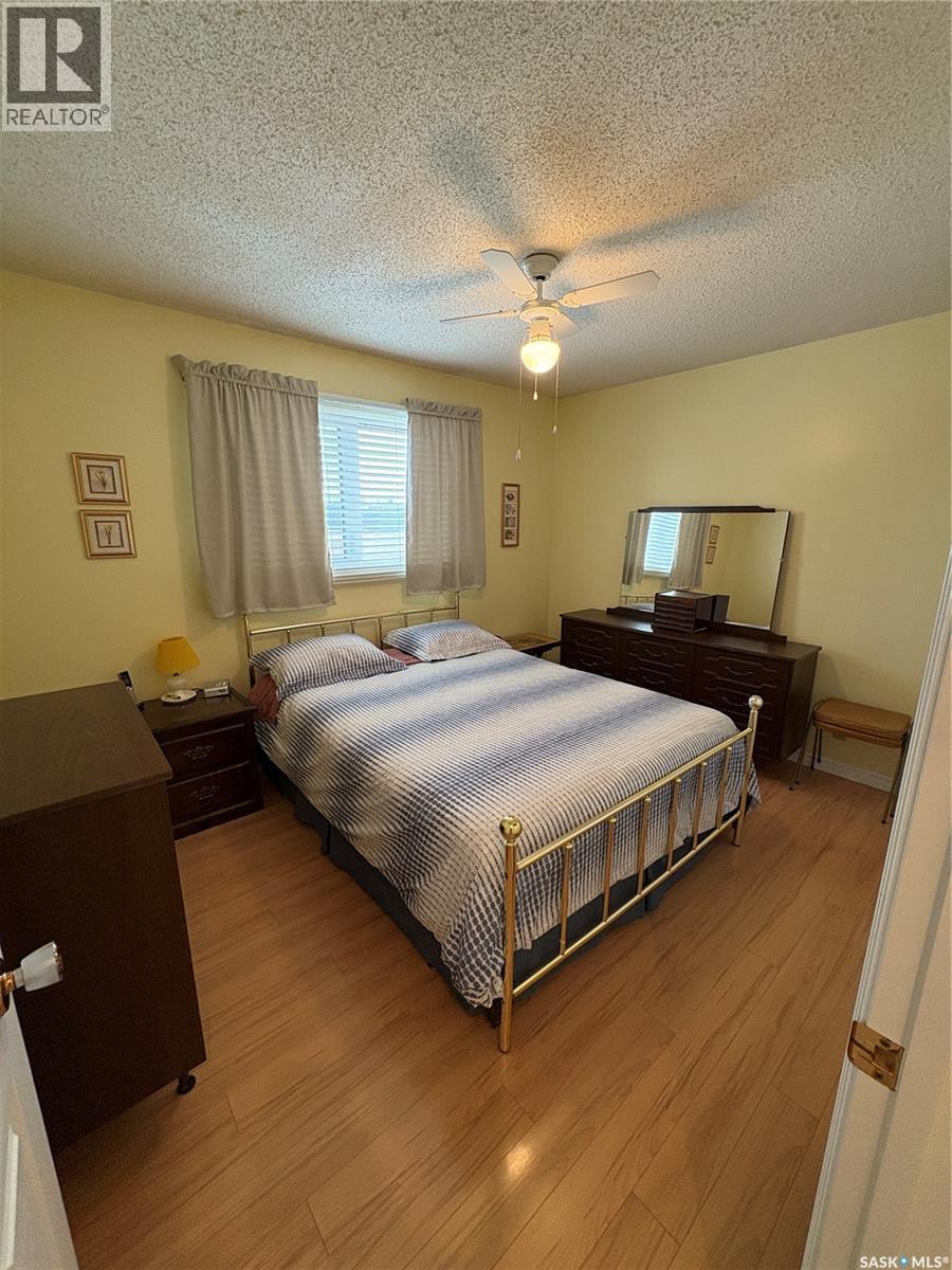 109 Road Avenue, Langenburg, SK - Indoor Photo Showing Bedroom