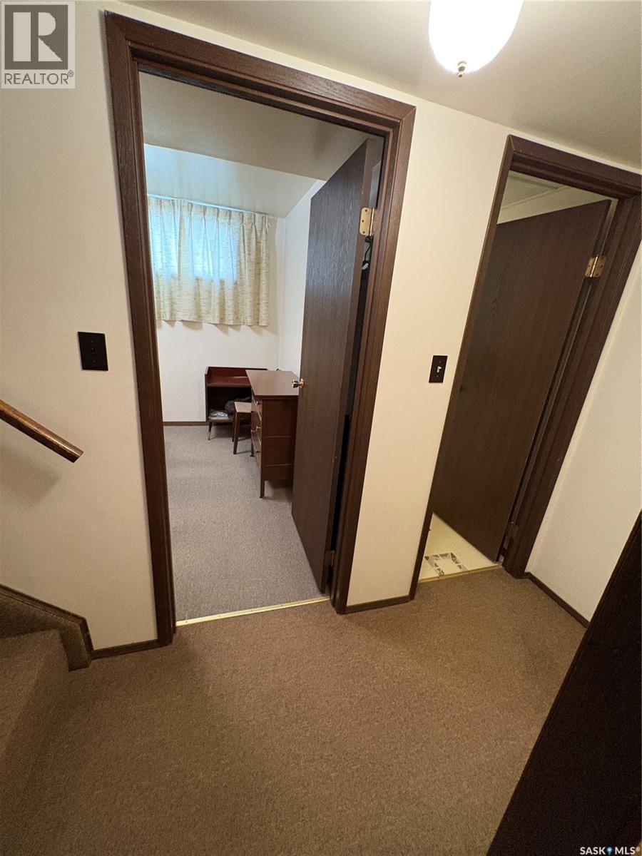 109 Road Avenue, Langenburg, SK - Indoor Photo Showing Other Room