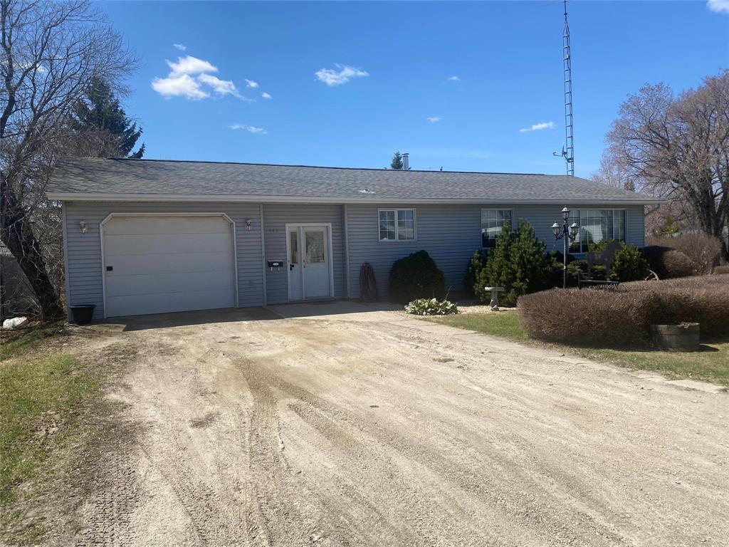 142 Mound Avenue, Pilot Mound, MB - Outdoor
