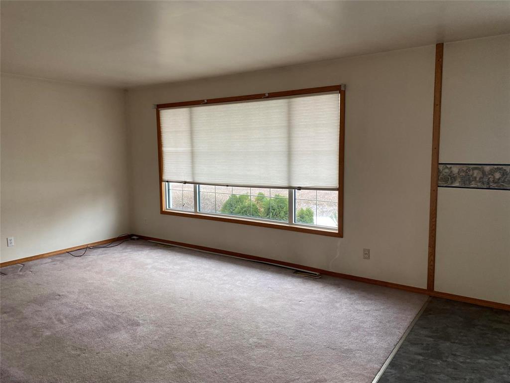 142 Mound Avenue, Pilot Mound, MB - Indoor Photo Showing Other Room