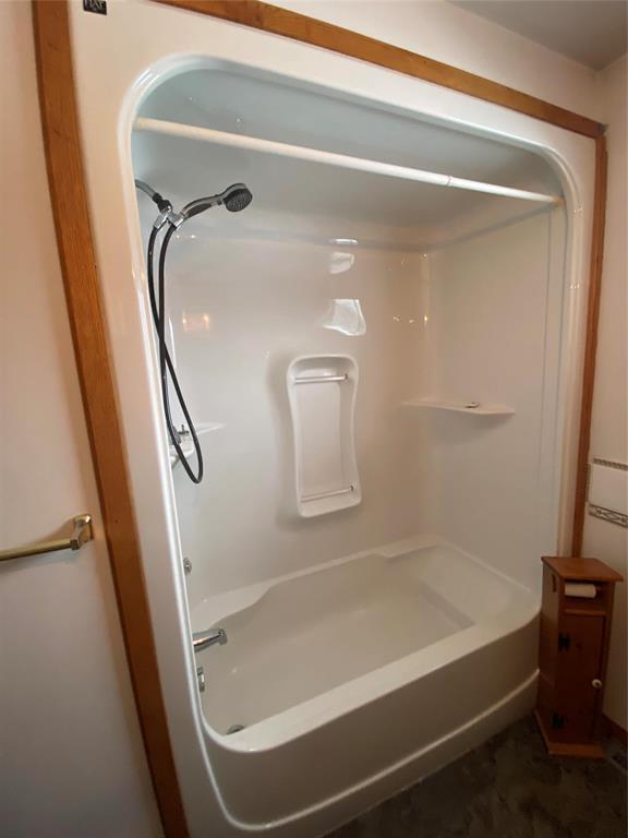 142 Mound Avenue, Pilot Mound, MB - Indoor Photo Showing Bathroom