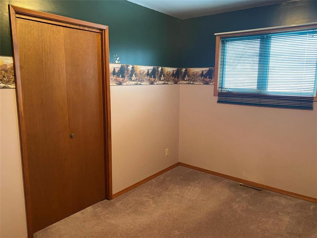 142 Mound Avenue, Pilot Mound, MB - Indoor Photo Showing Other Room