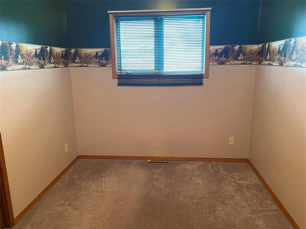 142 Mound Avenue, Pilot Mound, MB - Indoor Photo Showing Other Room